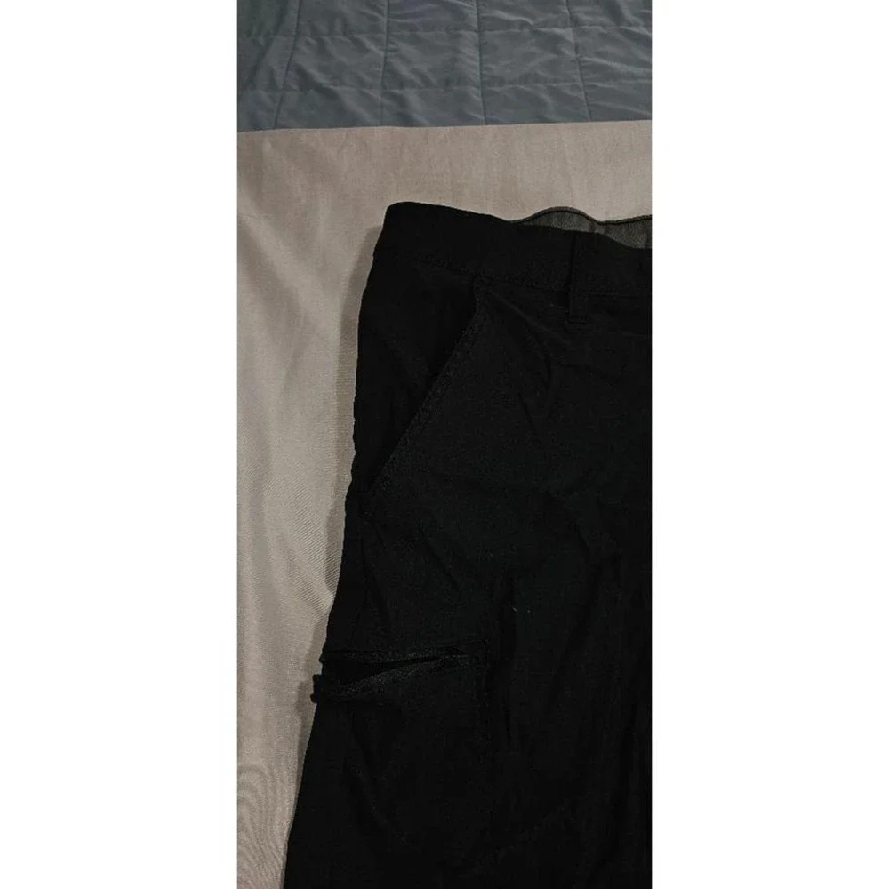 Weatherproof pre-owned men's black cargo shorts SIZE 40